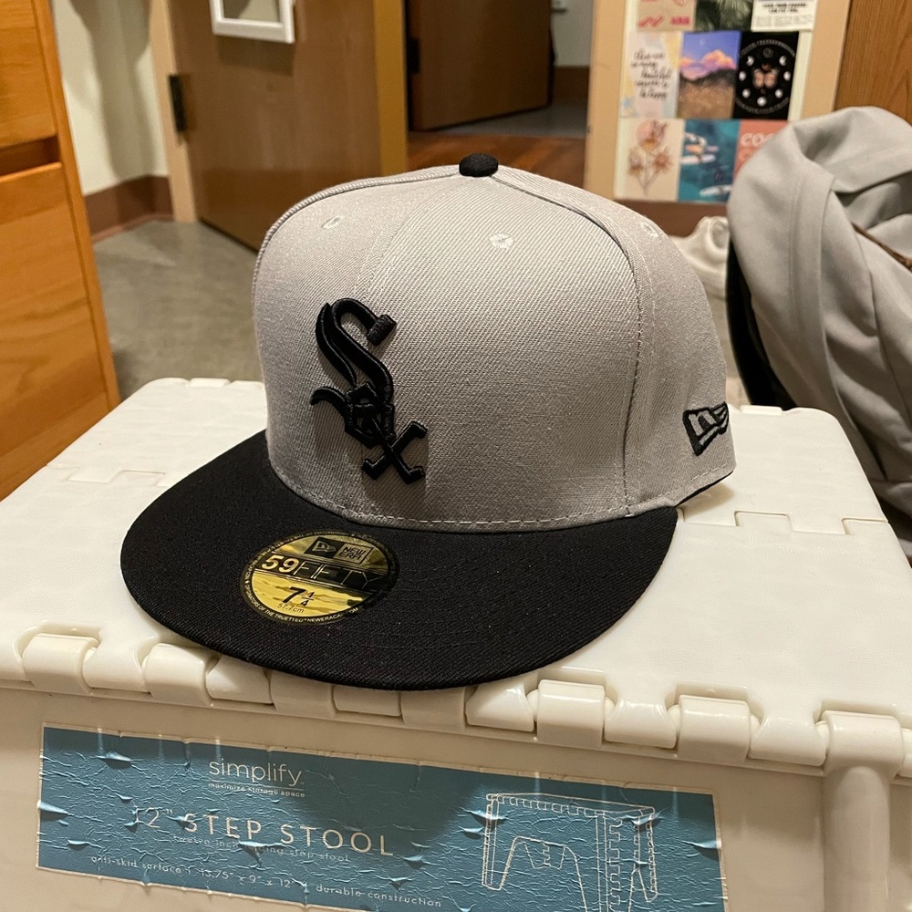 MLB Chicago White Sox New era fitted hat 7 1/8